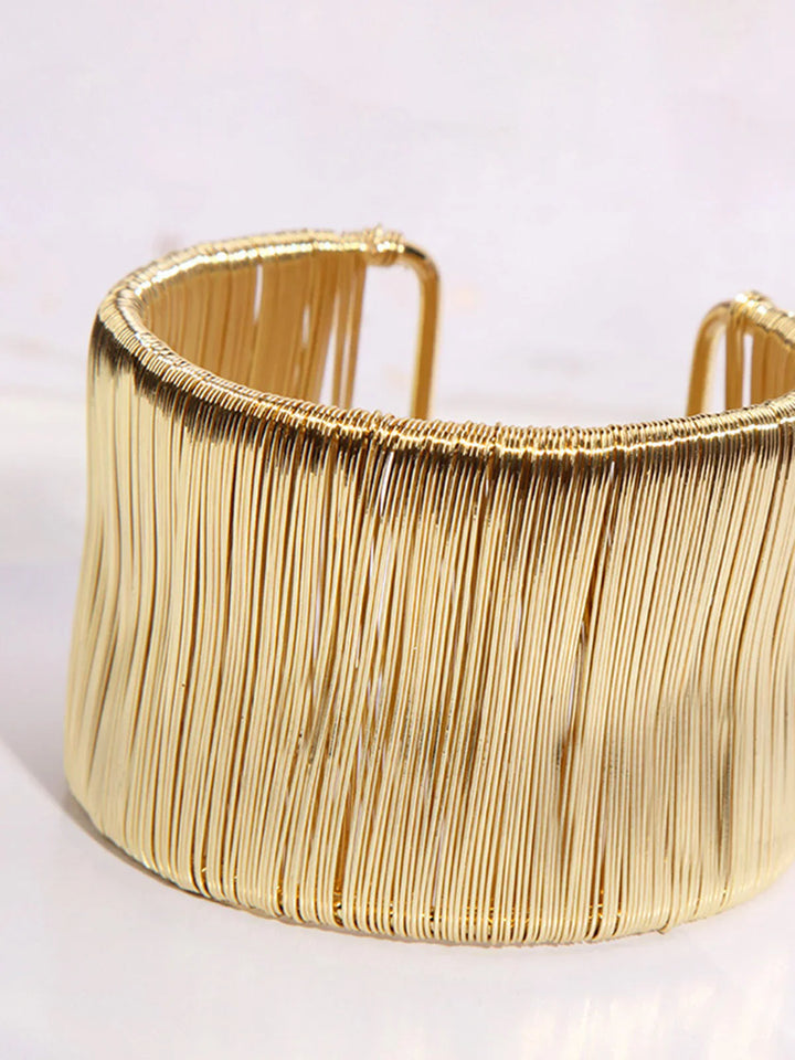 Leina Chic Ribbed Cuff