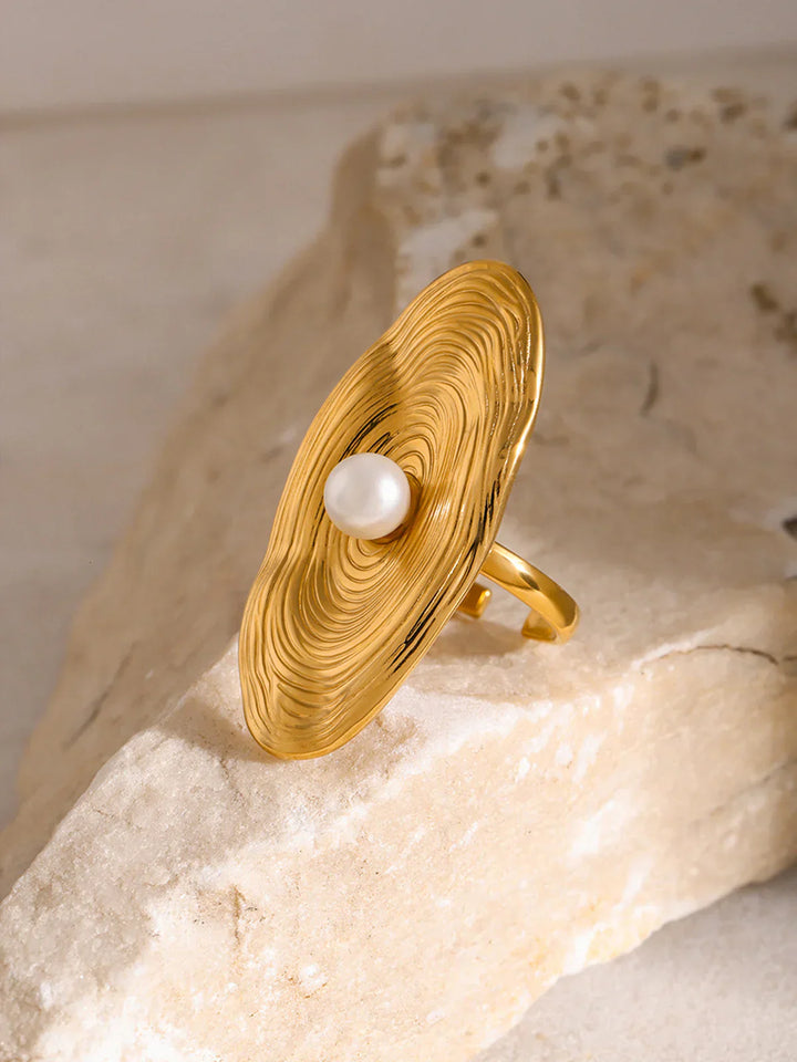 Golden Radiance Pearl Ring