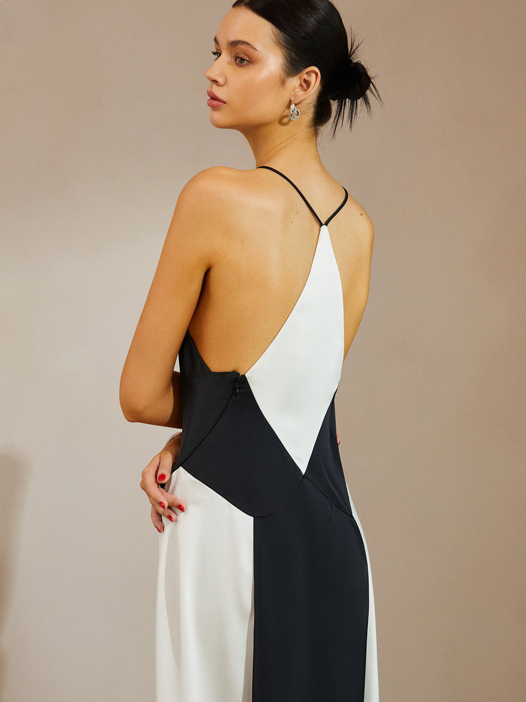 Ary | V-Neck Modern Maxi