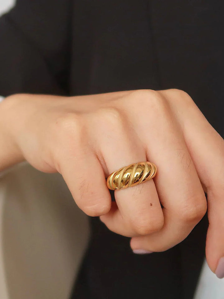 Salvy Croissant Weave Ring