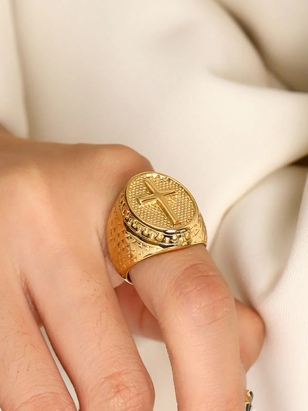 Selly Divine Cross Ring