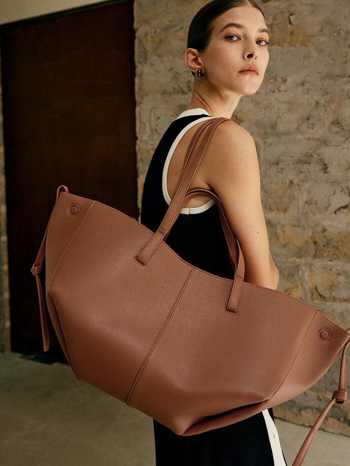 Clara | Retro Chic High-Capacity Bag