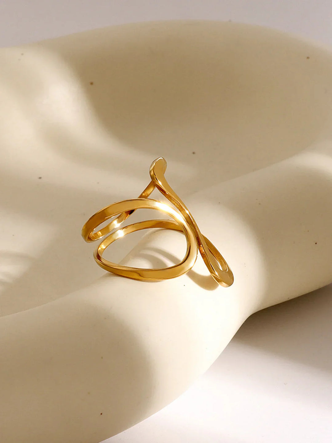 Roma Golden Twist Ring