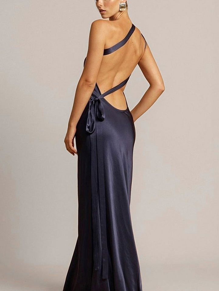 Elara | Radiant Backless Elegance